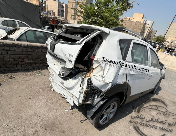 H30 Cross سفید مدل 1397 با آسیب جلو و عقب